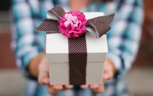 Surprise your loved ones with customized gifts